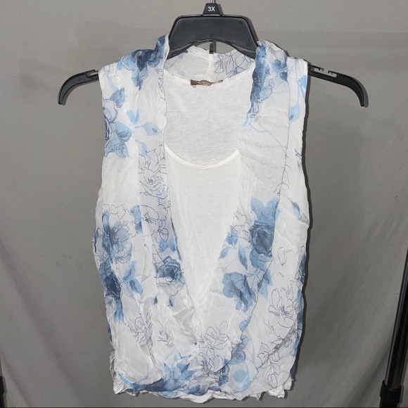 Carla Conti top size Medium floral faux wrap - Picture 2 of 7